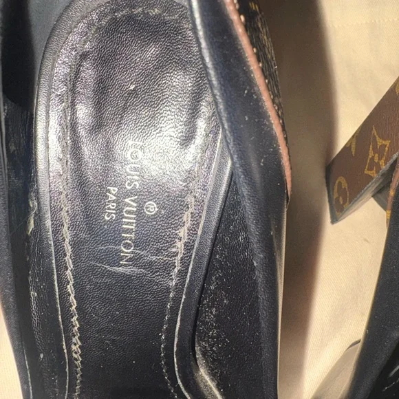 Louis Vuitton Black and Monogram Heels - Picture 6 of 10